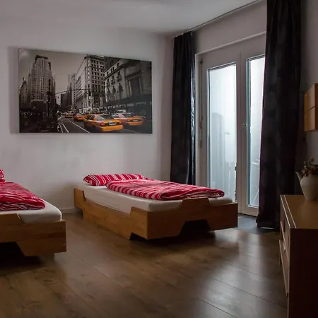 Ferienwohnung Goetzis アパート